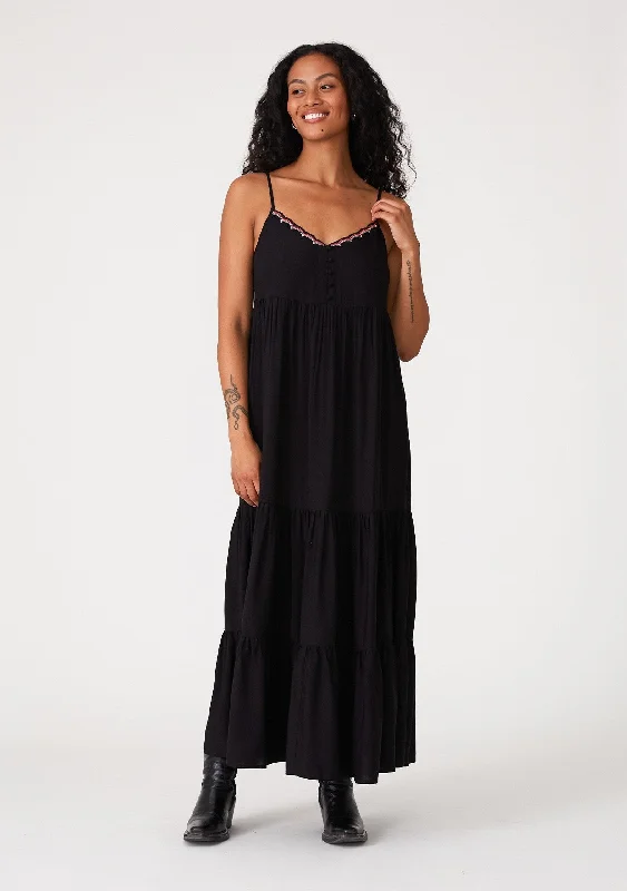 Black Scalloped Embroidered Neckline Maxi Dress Elegant Maxi Dress with Lace