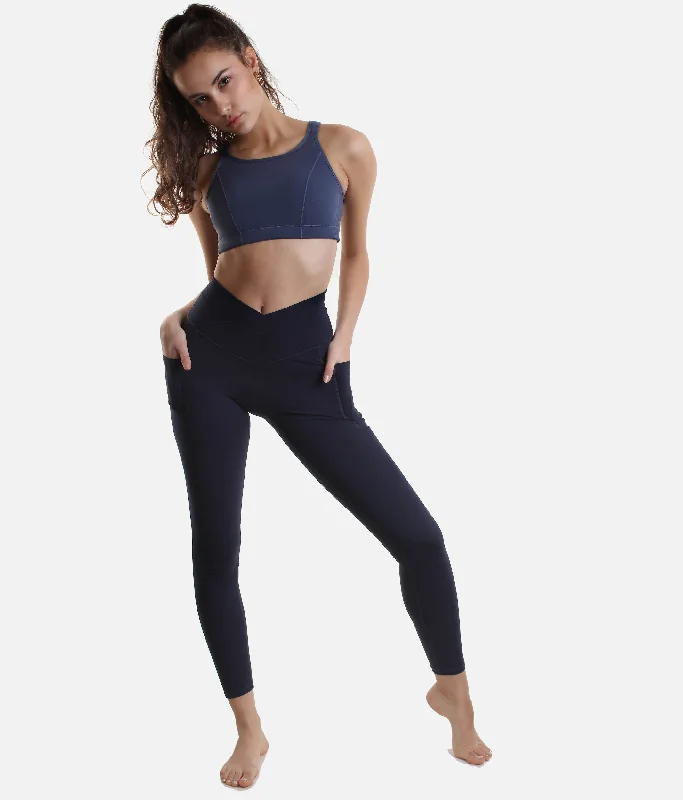 Navy Curve-Enhancing Leggings with V-Cut Waistband Fashionable Seamless Leggings