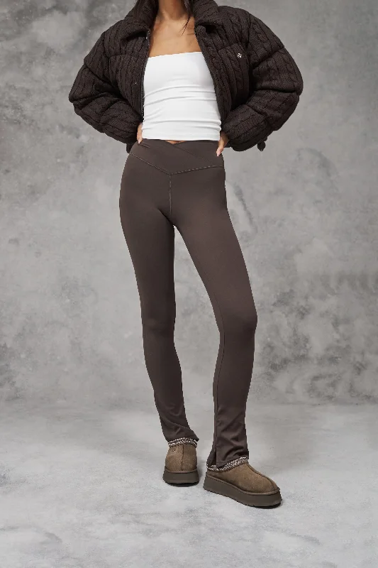 SCULPTING STRETCH ZIP HEM LEGGINGS - CHOCOLATE Stylish Patterned Active Leggings