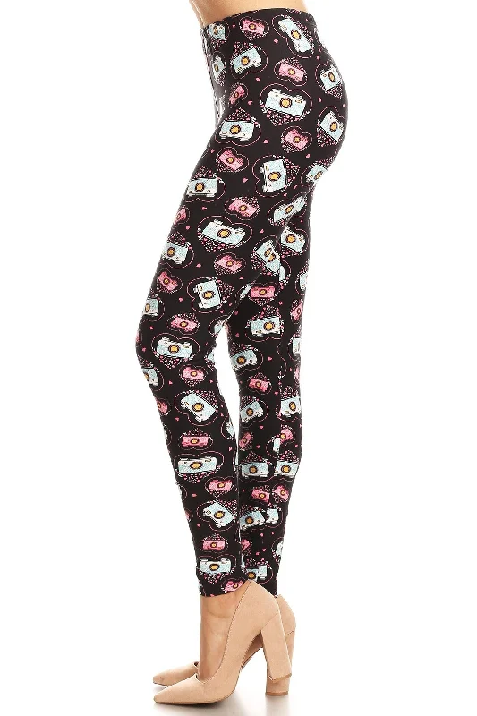 Women's Plus Camera with Hearts Pattern Printed Leggings Cozy Textured Workout Leggings