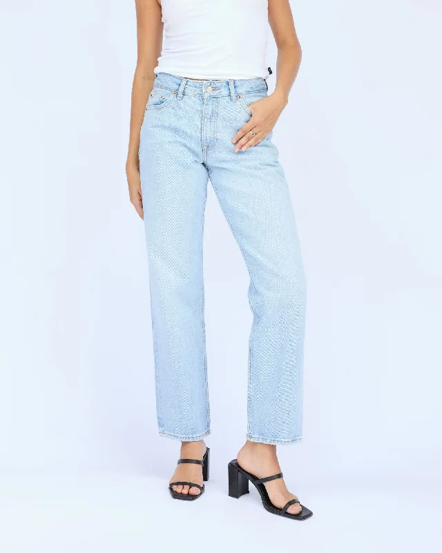 Arch Straight Jeans - Stream Light Used Stylish High-Rise Mom Jeans